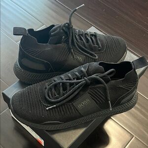 BOSS by Hugo Boss Men's Sleek Black Knit Sneakers - Titanium Runn size 10